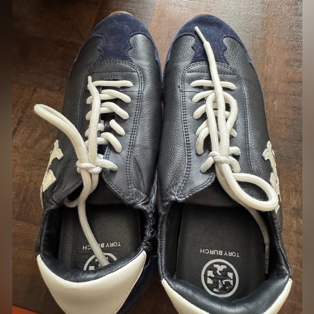EUC Tory Burch Low Top Navy White Trainer Sneakers Suede Leather Women's 8.5